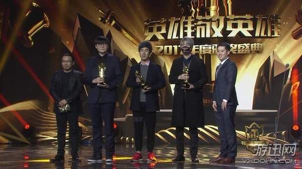 小智荣获LOL年度优秀主播奖 获奖感言谈“LOL与中国梦”