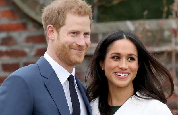 哈里王子与女友宣布订婚后首亮相 两人预计明年春天举行婚礼