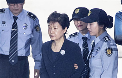 韩国前总统朴槿惠案正式庭审 韩国：庭审结果难出炉？