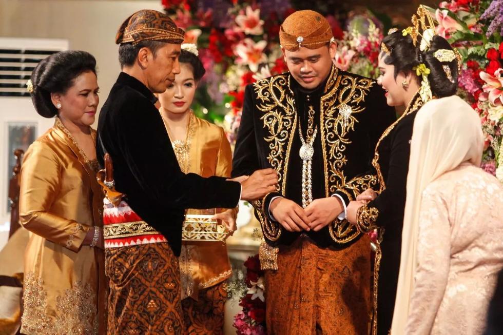 印尼总统佐科女儿卡西扬出嫁，婚礼宾客人数超标20倍引发小争议