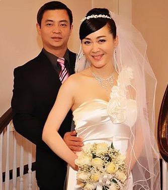 李琳24岁爆红却被前夫王小列骗财骗色，41岁再嫁成人生赢家