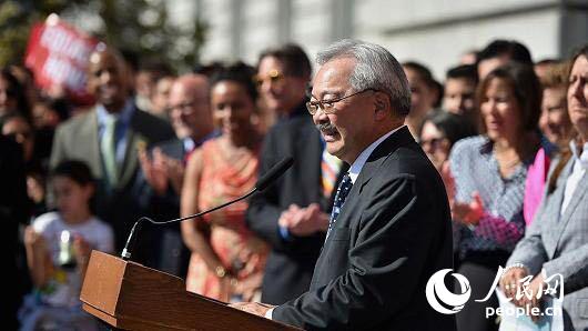 美国旧金山首位华裔市长李孟贤突发心脏病去世 享年65岁