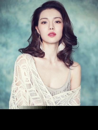 虽然钟楚曦一直都是十八线,但其表演经验很丰富,难怪被冯小刚看中