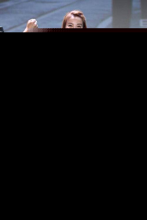 吴昕在综艺节目中被吐槽或出现小失误的截图（如有客观画面）或其面对质疑时的表情特写