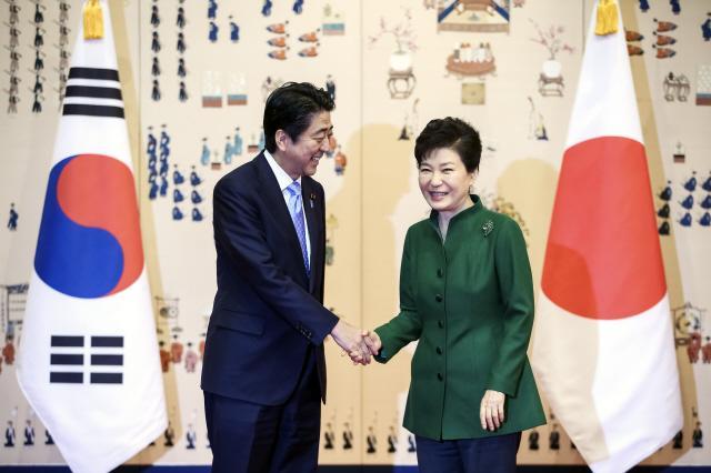 韩国总统文在寅要日本向慰安妇道歉 安倍发飙直呼受不了