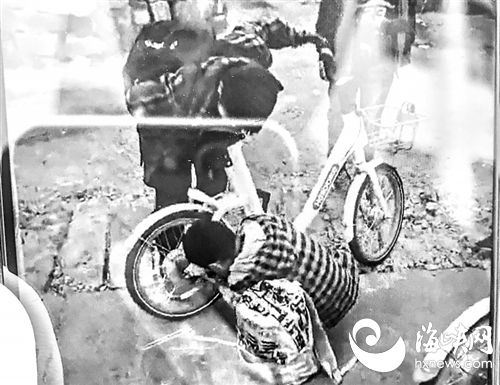 泉州：小学生剪断共享电动车线路“免费”骑行