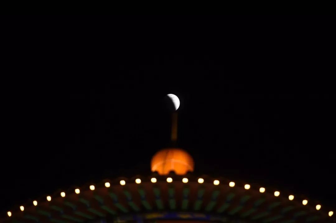 美哭！152年来首次“超级蓝血月全食”！高清大图来了！（2）