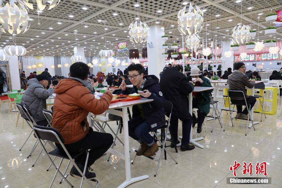 哈尔滨工业大学食堂颜值爆表成“网红”
