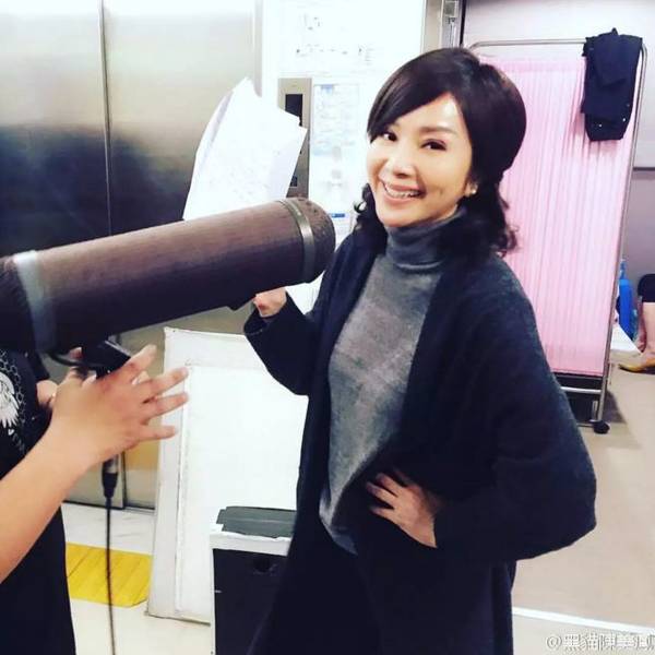 陈美凤是台湾最性感老太太，替前夫还债养家，62岁身材傲人（2）