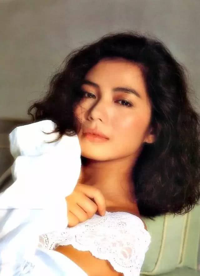 钟楚红是最美港姐，丈夫朱家鼎去世，她宣称此生不再改嫁！