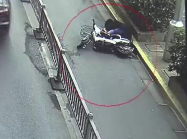 上海：三轮车逆行撞倒孕妇后逃逸 肇事男子将被刑拘5天
