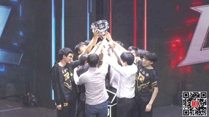 LPL总决赛RNGvsEDG完整视频录像回放 RNG3:1战胜EDG夺得冠军