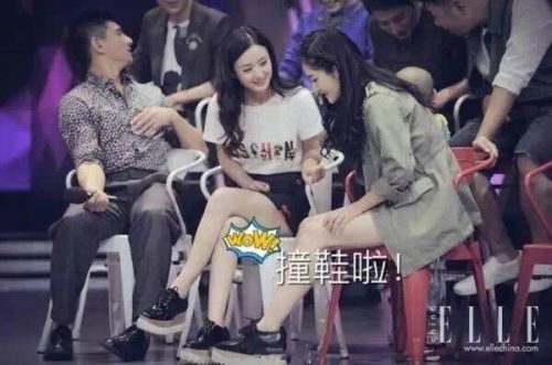 气笑了！出席活动现场谢娜被粉丝叫赵丽颖，娜姐的反应有毒