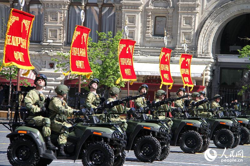 俄红场阅兵气势磅礴 纪念卫国战争胜利73周年