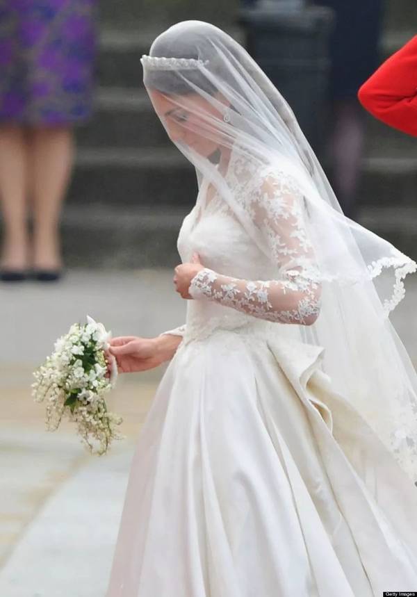 哈里王子准王妃将穿10万英镑婚纱 新王妃梅根个人资料