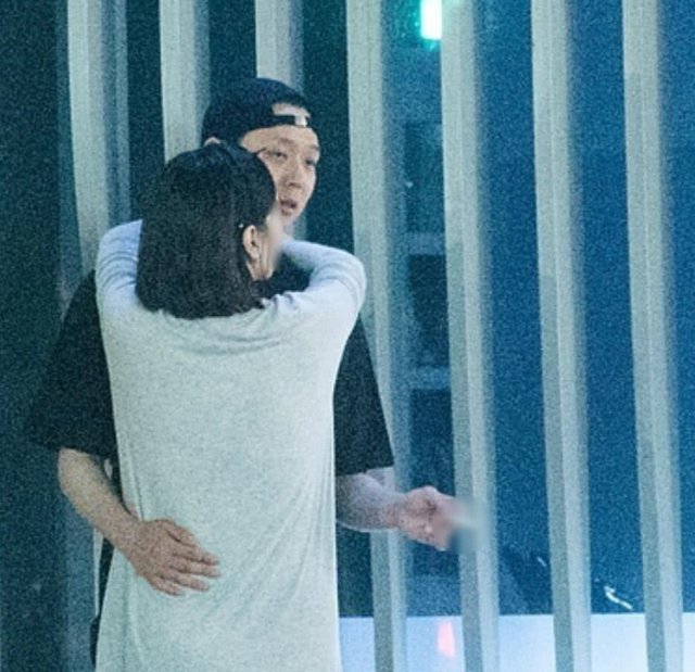 朴有天黄荷娜最新消息 朴有天被爆分手豪门孙女婚礼取消 