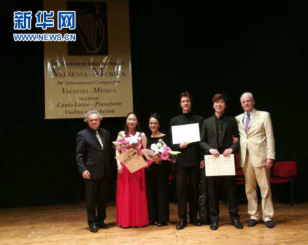 华裔青年在意大利获国际小提琴比赛一等奖