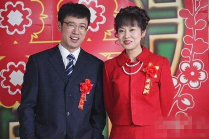 闫妮的前夫是谁 闫妮和邹伟的离婚原因曝光