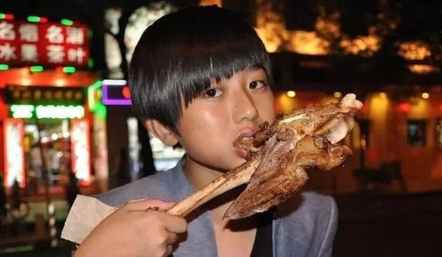 14岁的蔡徐坤，17岁的蔡徐坤，现在的蔡徐坤，整没整容一看便知