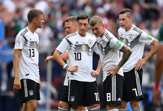 14年德国队长是谁_厄齐尔是德国队的队长_98年世界杯德国队队长是谁