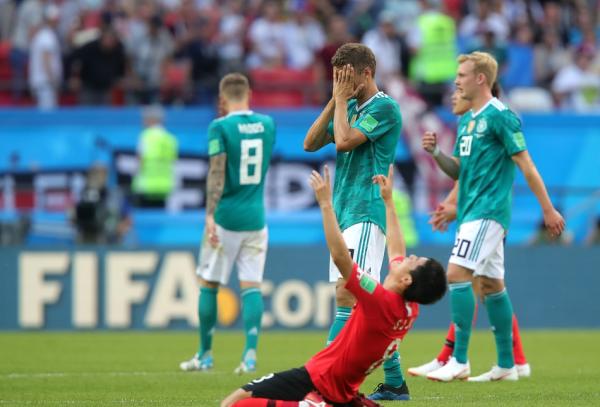 厄齐尔首发德国0：2负于韩国 德国韩国球员为何在赛后都哭了？