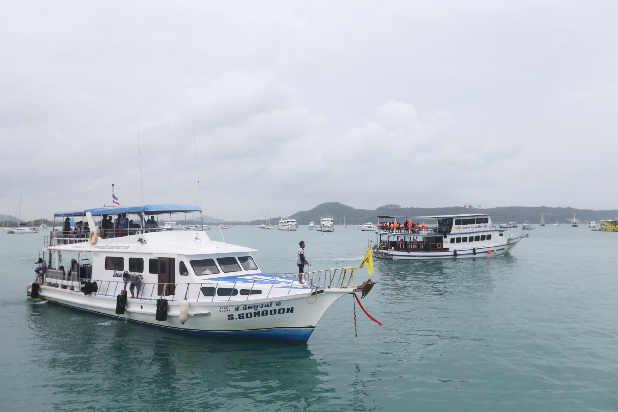 泰国普吉，中国游客仍在乘船出游