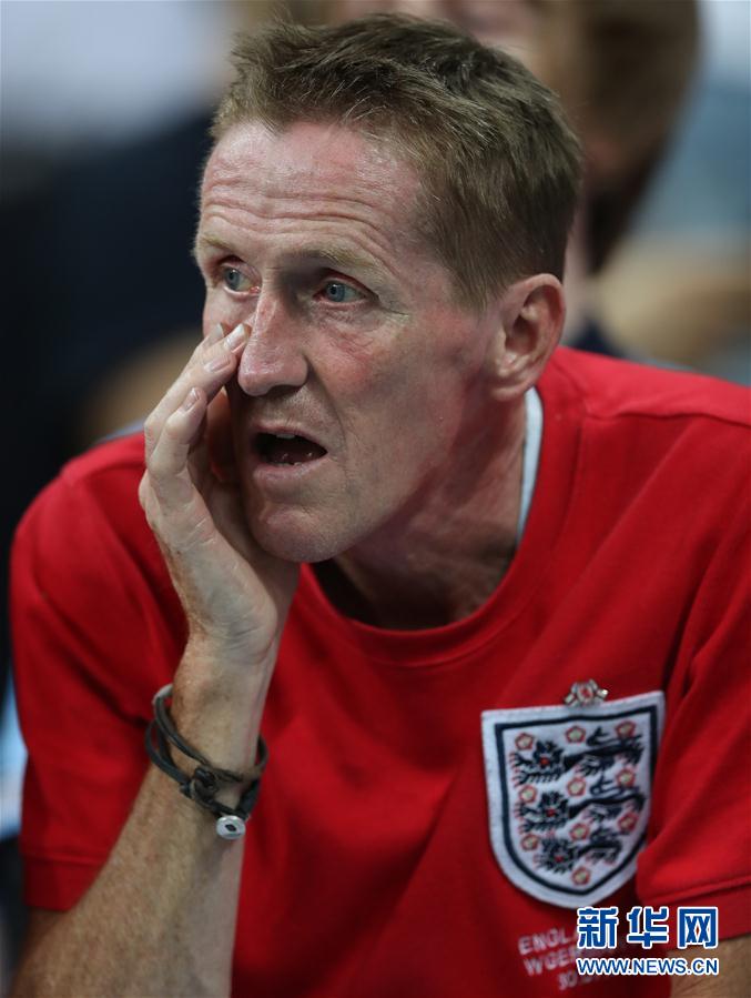 世界杯英格兰队加时惜败 球员在比赛后情绪低落