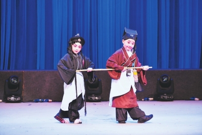 莆田市第六届中小学生艺术节的莆仙戏折子戏比赛开赛