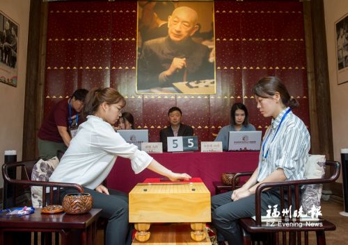 首届“吴清源杯”世界女子围棋赛决赛开枰