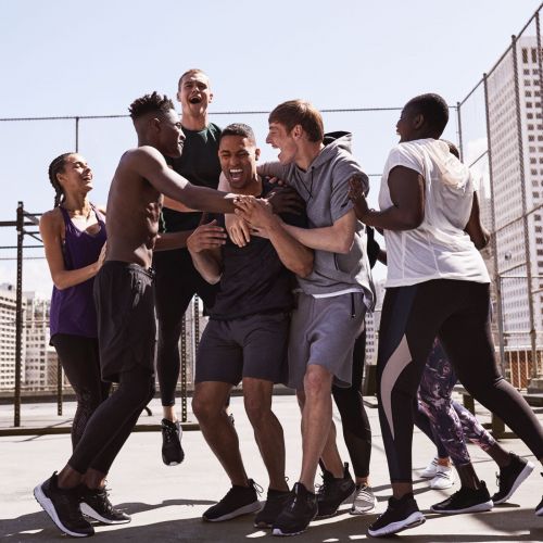 H&M 推出全新运动系列——分享运动乐趣