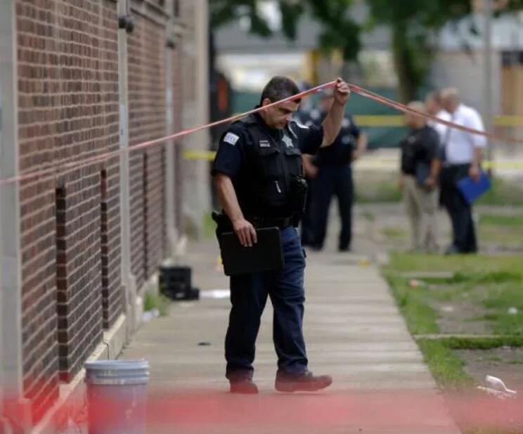 芝加哥暴力之夜事件始末 44人中枪5人死