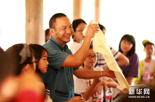 贵州丹寨：古法造纸唱新歌
