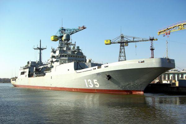 俄高官坚称俄船厂有能力建造直升机航母 可向外国出口