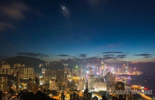香港夜空双星伴月照片曝光太美了！双星伴月指的是哪两颗星星？