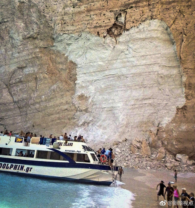 希腊游船倾覆是怎么回事 悬崖落石导致3游船倾覆