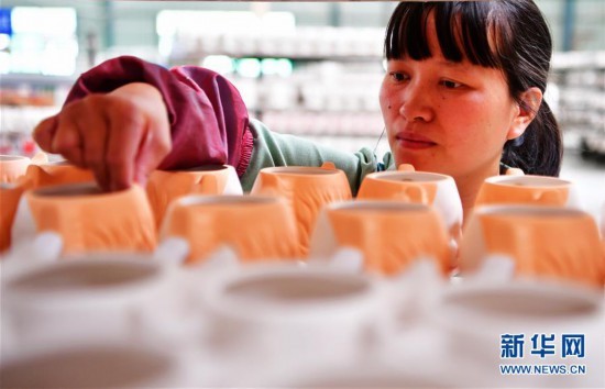 泉州德化：瓷器“小作坊”迈向“世界陶瓷之都”
