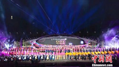 四川省第八届少数民族艺术节开幕