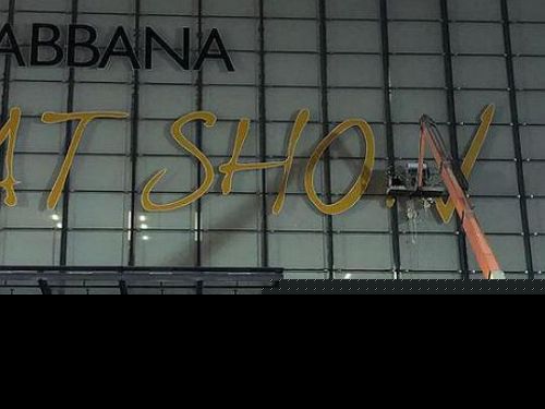 杜嘉班纳辱华事件持续发酵：dg秀场全部被拆 一夜间人去楼空