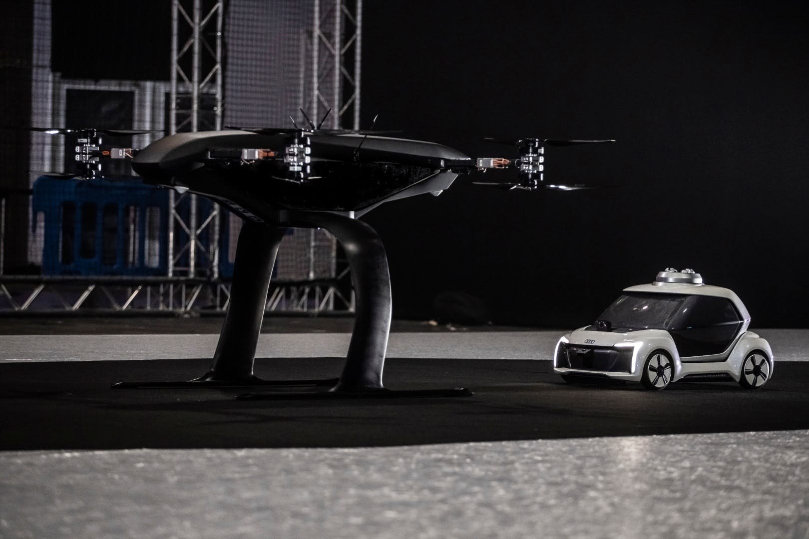 奥迪展示全新飞行出租车：将飞行器与无人车相结合