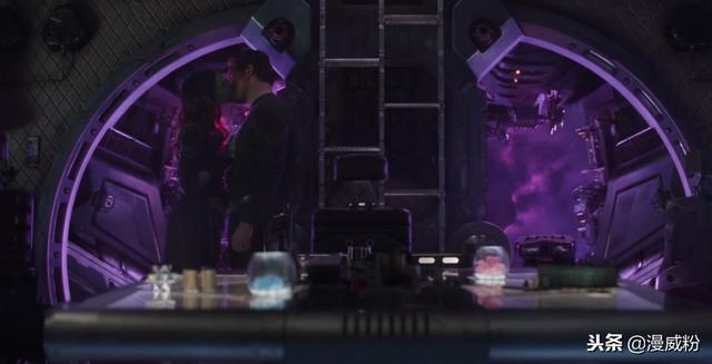 《复联4》预告片细节剧透！有一位女英雄陪钢铁侠漂泊太空