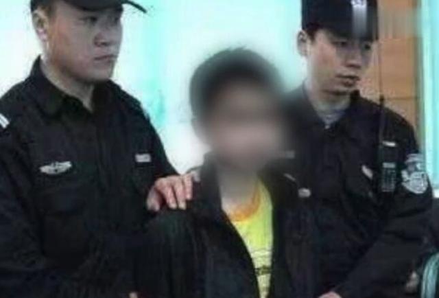 沅江12岁弑母男孩被释放 学生家长反对其返校：很害怕
