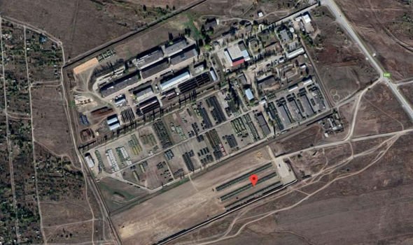 俄数百坦克聚集乌克兰边境附近 卫星图像曝光