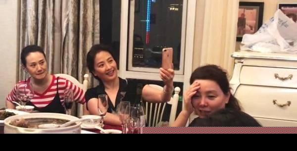 刘诗诗妈妈气质出众不输女儿！而刘亦菲妈妈被调侃：岳母有点皮