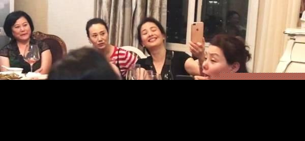 刘诗诗妈妈气质出众不输女儿！而刘亦菲妈妈被调侃：岳母有点皮