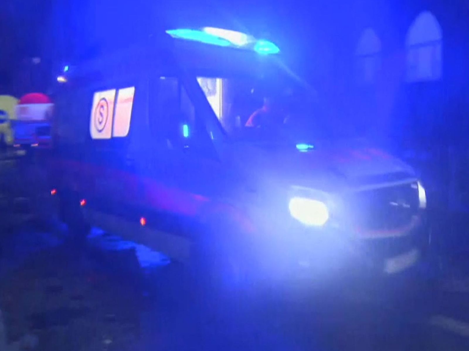 波兰一市长出席活动遇袭 被凶手持刀刺成重伤