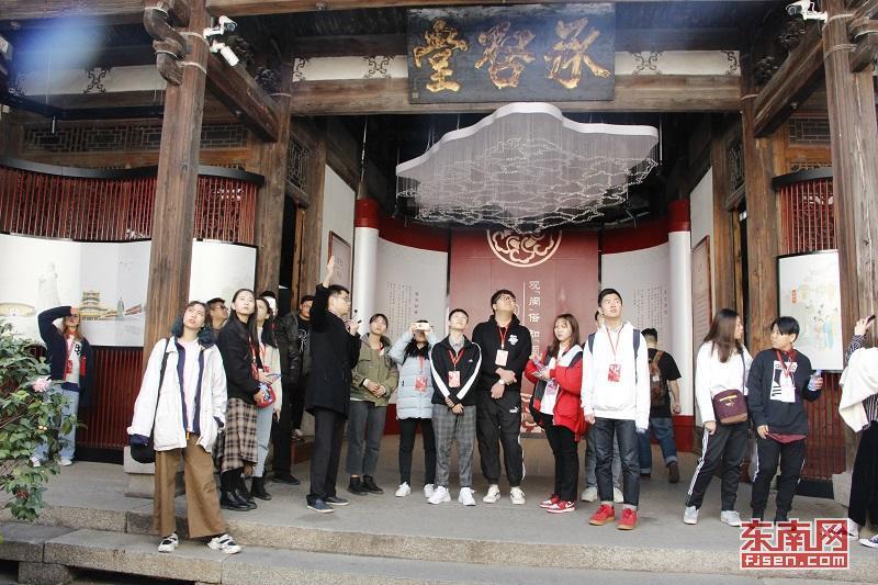 台湾青年学子在福州体验传统民俗 感受浓浓年味