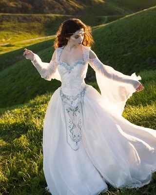《塞尔达》主题婚纱惊现卖场 起价2400美元！