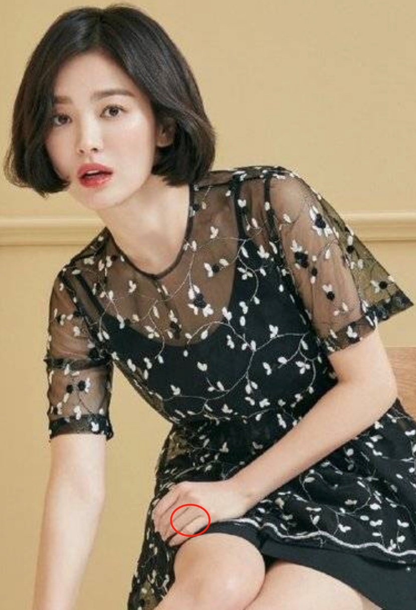 宋慧乔删除社交平台上许多内容照片的行为引人担心,有人称宋慧乔和宋