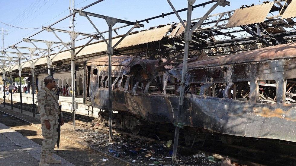 巴基斯坦发生火车爆炸事件 致4人死亡10人受伤
