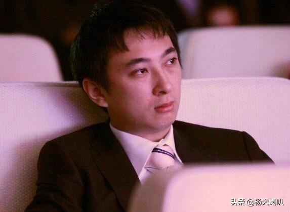 王思聪删除了和作家互怼的微博，池子发文力挺，要是他就会这样骂